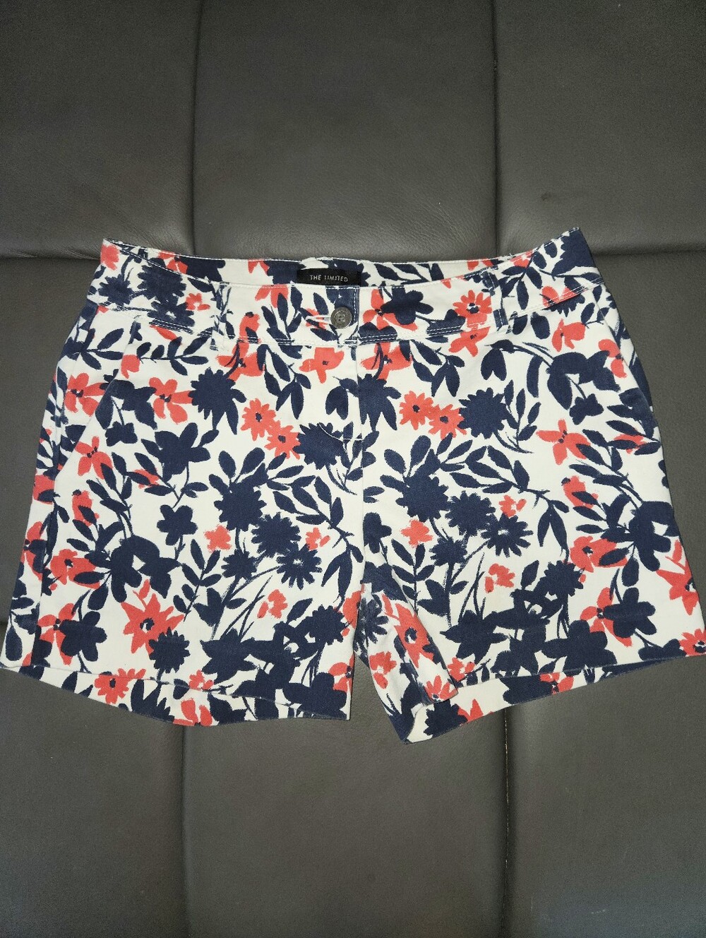The Limited red, white, and blue floral shorts sz 4